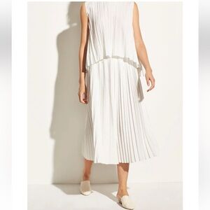 Vince White Accordian Pleated Cropped Pant NWT sz 6